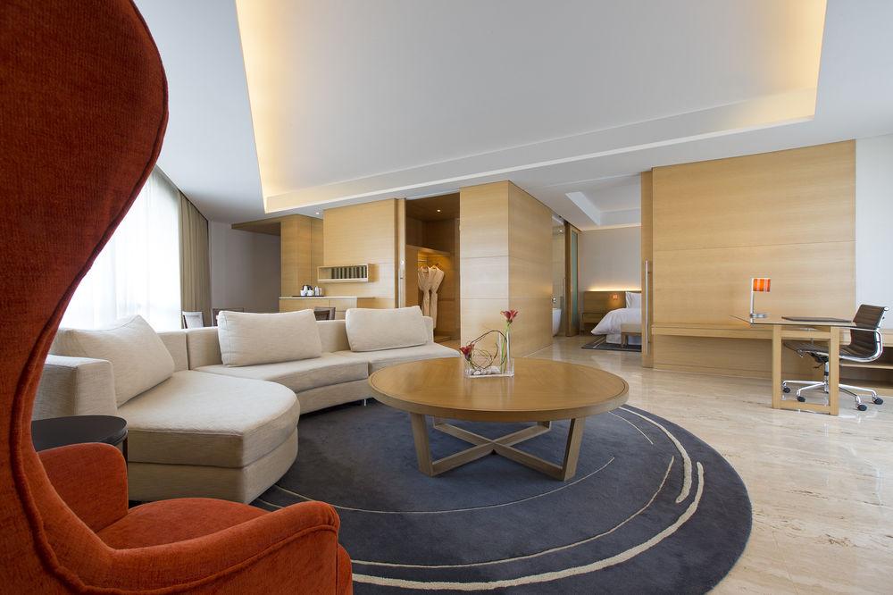 The Westin Mumbai Garden City Bagian luar foto Suite