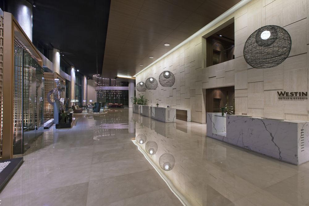 The Westin Mumbai Garden City Bagian luar foto Westminster International University