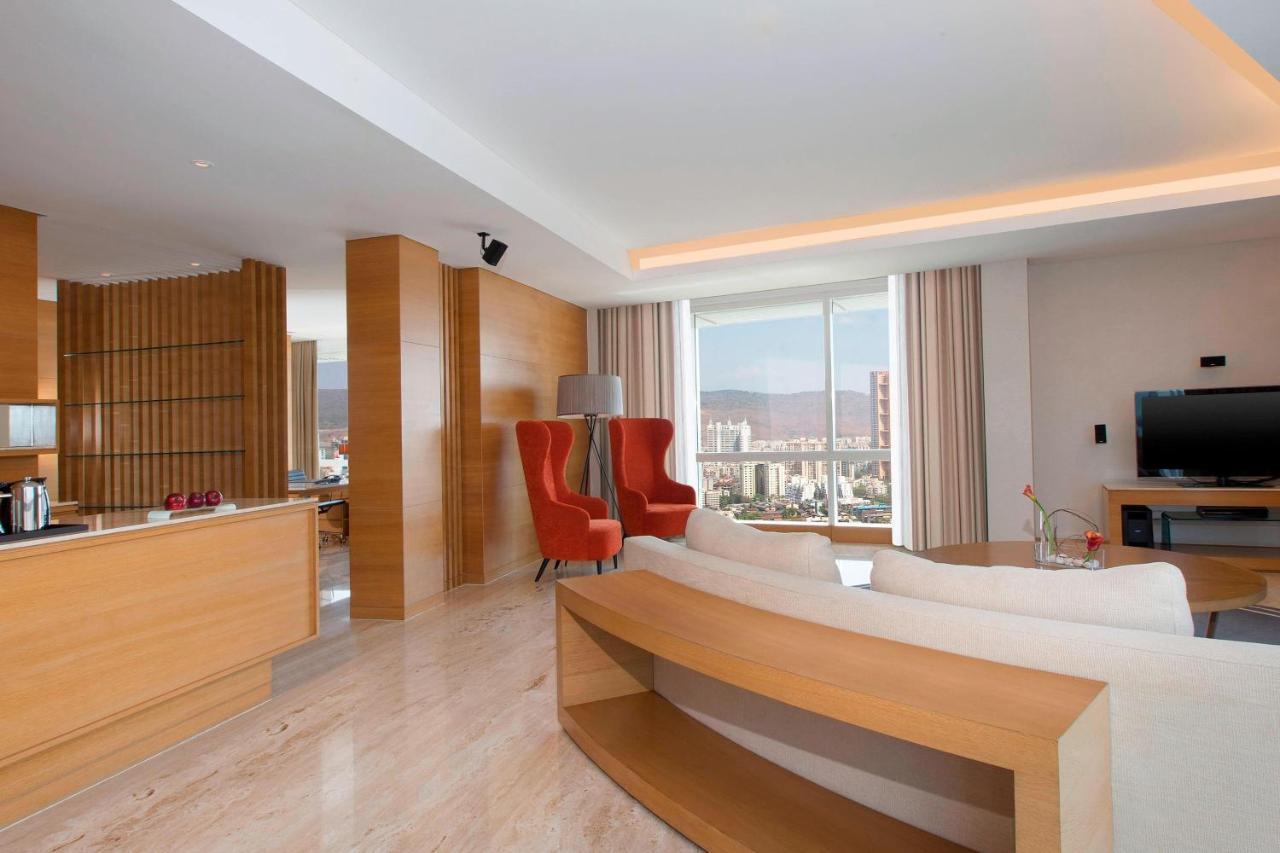 The Westin Mumbai Garden City Bagian luar foto Suite