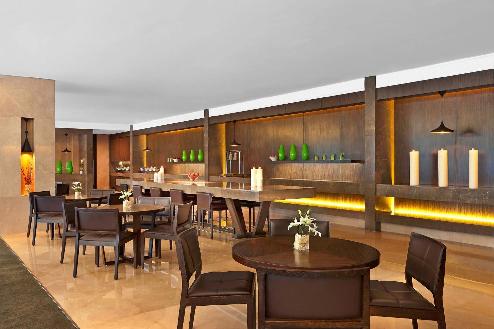 The Westin Mumbai Garden City Bagian luar foto